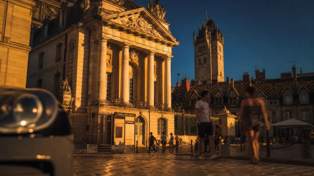 Chateau a visiter dijon : Palais des ducs et tour Philippe le Bon