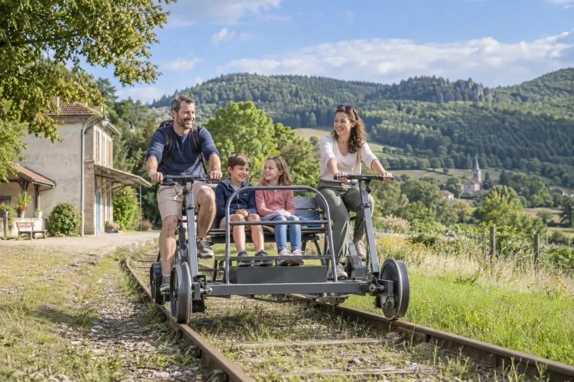 Vélorail du Morvan en famille sur l'ancienne voie ferrée de Cordesse-Igornay